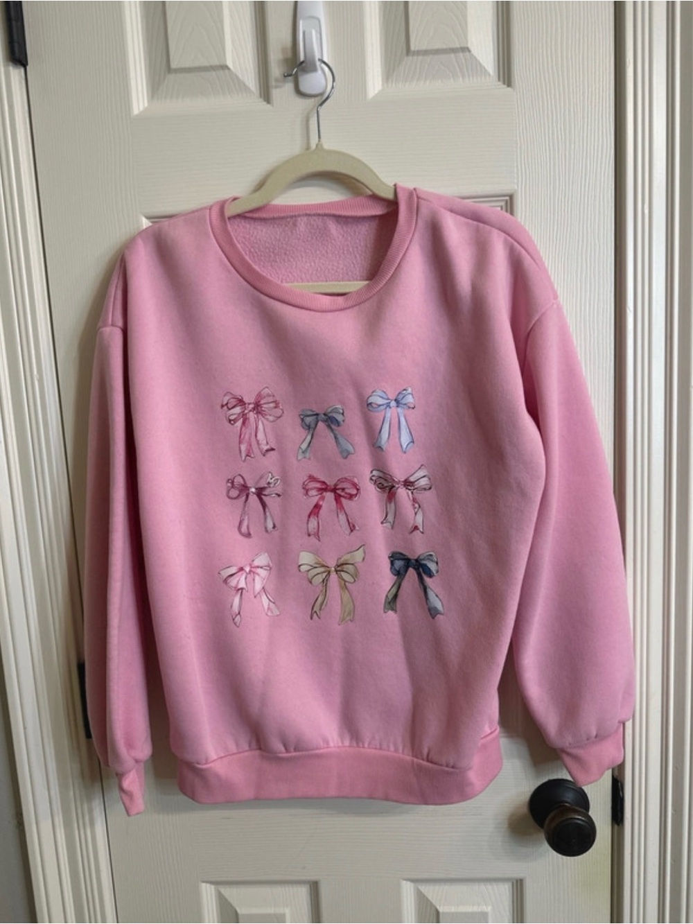 SHEIN Pink Crewneck Sweatshirt with Embroidered Bows